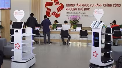 Người dân trải nghiệm dịch vụ tốt hơn với hệ thống robot "lễ tân" thông minh, hiện đại