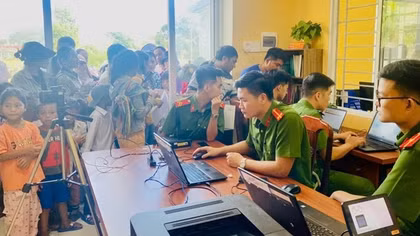 Ghi ở Công an xã vùng biên được tặng Cờ thi đua của Chính phủ