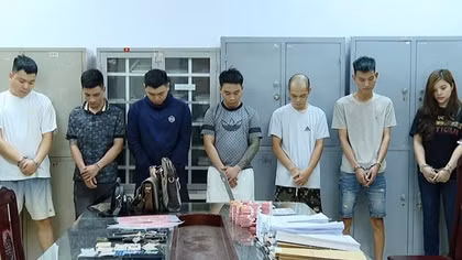 Đôi vợ chồng cùng đồng bọn cho vay lãi nặng, chiếm đoạt hơn 15 tỷ đồng