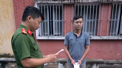 Lừa công ty xuất hóa đơn khống, "ẵm" hơn 1,6 tỷ đồng