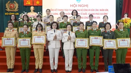 Nâng cao hiệu quả các phong trào thi đua trong Phụ nữ CAND
