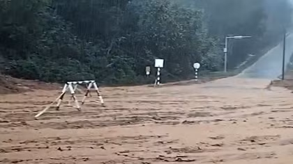 Lại xảy ra sạt lở núi ở khu kinh tế Chân Mây - Lăng Cô