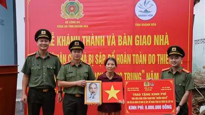 Trao Công trình thanh niên hỗ trợ người dân Khánh Hòa khắc phục hậu quả mưa lũ