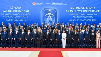Nhìn lại 2025
