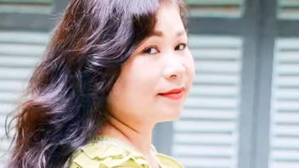 Tính nữ trong thơ qua tự sự “Thức cùng sen trắng''