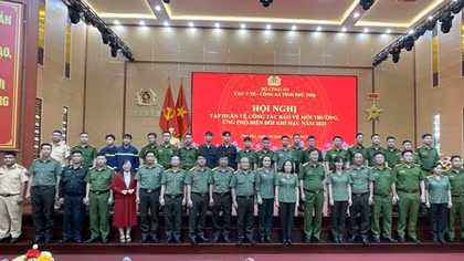 Chung tay bảo vệ môi trường, chủ động ứng phó với biến đổi khí hậu