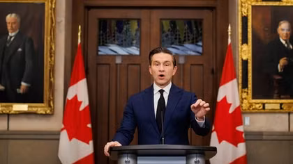 Ông Pierre Poilievre - gương mặt mới trên chính trường Canada