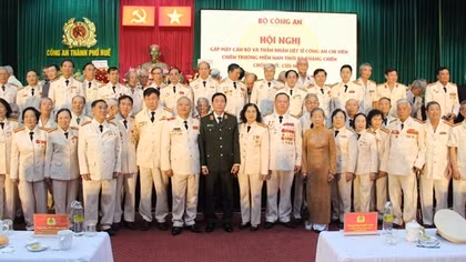 Gặp mặt cán bộ Công an chi viện chiến trường miền Nam thời kỳ kháng chiến chống Mỹ cứu nước