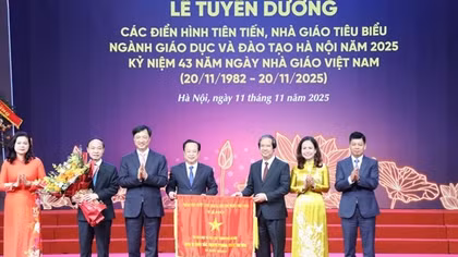 Hà Nội triển khai Nghị quyết 71 trên tinh thần "gương mẫu đi đầu"