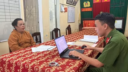 Bắt "nữ quái" lừa đảo chiếm đoạt tiền của chủ tiệm cầm đồ