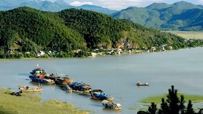 Tạ lỗi với sông Lam