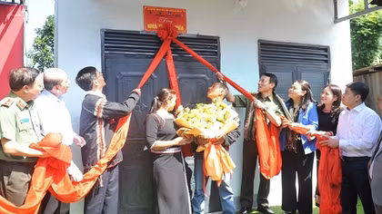 Xuân về bên những mái ấm thắm tình dân tộc, nghĩa đồng bào