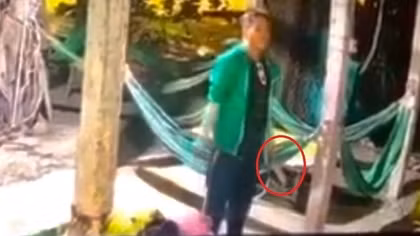 Xuất hiện clip đối tượng cầm hung khí "xin đểu" tại các quán cà phê bán xuyên đêm