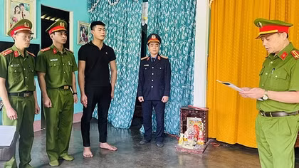 Chiếm đoạt 284 triệu đồng của công ty