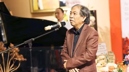 Về chất thơ siêu thực và hậu hiện đại trong thơ Nguyễn Quang Thiều