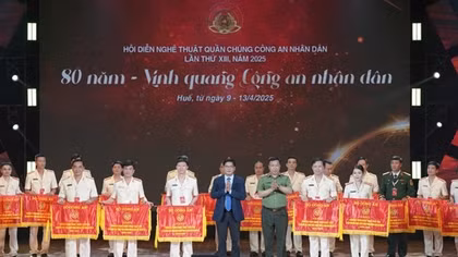 Công diễn tiết mục xuất sắc tại Hội diễn nghệ thuật quần chúng CAND lần thứ XIII khu vực 3