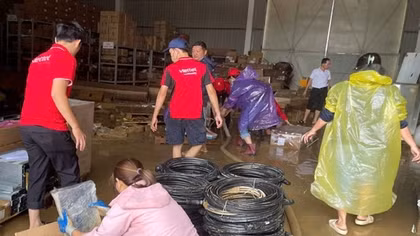 Viettel đồng hành với người dân vùng thiên tai