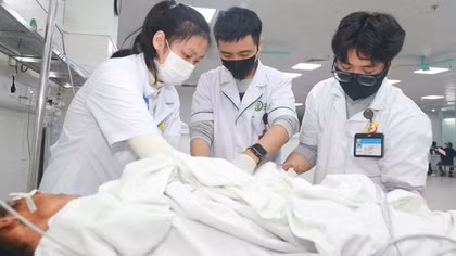 Hội chẩn từ xa tìm phương án cứu bệnh nhân trong vụ TNGT nghiêm trọng ở Sơn La
