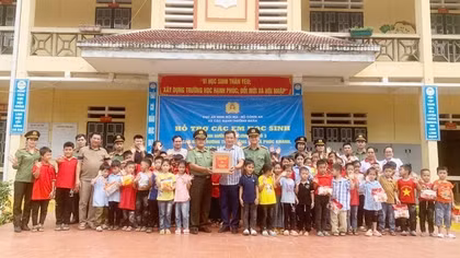 Góp phần giữ cho “trong ấm, ngoài êm”