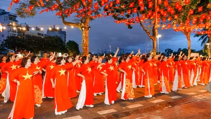 “Sắc đỏ Ba Đình” rực rỡ mừng đại lễ, khẳng định “Hà Nội – Đến để yêu”