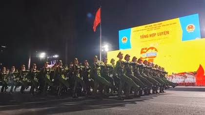 Ấn tượng màn hợp luyện diễu binh, diễu hành đêm tháng Tư