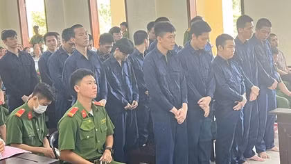 Tuyên án 20 bị cáo liên quan vụ nổ súng bắn người tại quán cà phê ở Cần Thơ