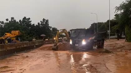 Xử lý tình trạng lũ cát, nước đọng trên QL 1 và cao tốc Vĩnh Hảo - Phan Thiết