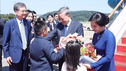 Tổng Bí thư Tô Lâm và Phu nhân đến thủ đô Seoul, bắt đầu thăm cấp Nhà nước Đại Hàn Dân Quốc