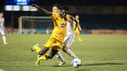 Đằng sau chuyển nhượng ở V.League