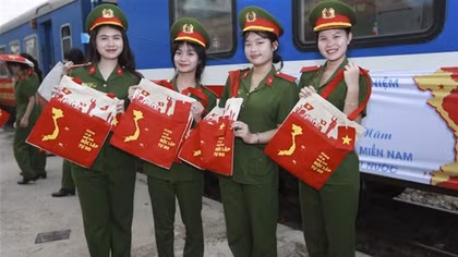 Đoàn Nghệ thuật Trống hội Học viện CSND lên đường tham gia lễ Kỷ niệm 30/4