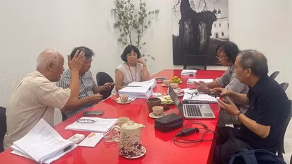 Cuộc thi thơ cấp làng và kỷ lục tầm… thế giới