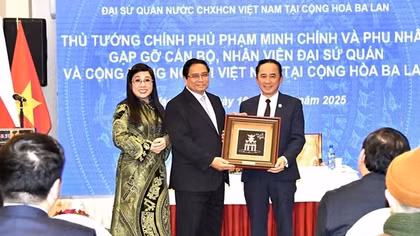 Thủ tướng Phạm Minh Chính và Phu nhân gặp gỡ cộng đồng người Việt Nam tại Cộng hoà Ba Lan