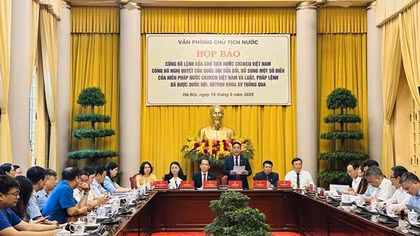 Công bố Nghị quyết của Quốc hội sửa đổi, bổ sung một số điều của Hiến pháp và các luật, pháp lệnh vừa được thông qua