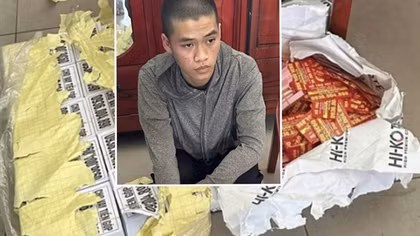 Vác cả bao tải tờ rơi đi rải "cho vay trả góp" lấy 300 ngàn tiền công mỗi ngày