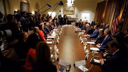 Tổng thống Trump: Châu Âu nên tự lo cho an ninh của Ukraine