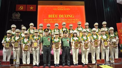 Nhiều tập thể và cá nhân điển hình tiên tiến của Cục Ngoại tuyến được tôn vinh