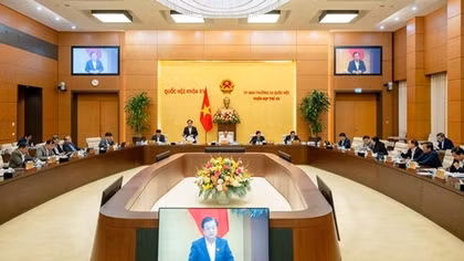 Cấp phép lái tàu, nên quy định trong luật hay phân cấp cho Bộ trưởng Bộ Xây dựng?