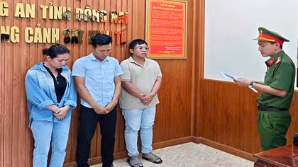 Mua bán công khai lợn nhiễm bệnh trên chợ mạng