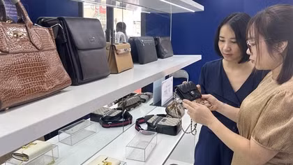 Trưng bày hơn 300 sản phẩm vi phạm giúp khách hàng nhận diện hàng giả, hàng nhái