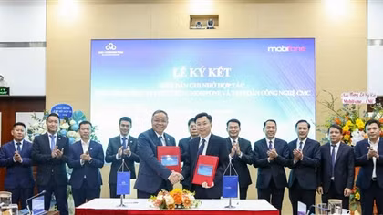 MobiFone - CMC ký kết hợp tác: Cộng hưởng sức mạnh kiến tạo hạ tầng số