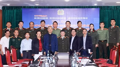 Chia sẻ kinh nghiệm tuyên truyền bảo vệ nền tảng tư tưởng của Đảng, đấu tranh phản bác quan điểm sai trái, thù địch