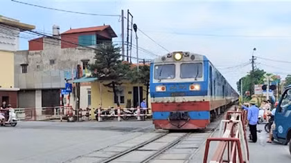 Giải pháp nào để khắc phục gần 1.000 điểm tiềm ẩn nguy cơ mất ATGT đường sắt?