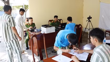 Thu nhận hồ sơ cấp căn cước cho 67 phạm nhân Trại giam Định Thành