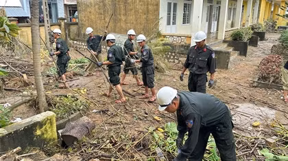 Công an Đắk Lắk: Sưởi ấm lòng dân sau cơn lũ dữ