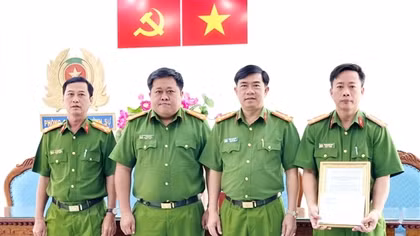 Khen thưởng 3 tập thể của Công an tỉnh Bạc Liêu vì có thành tích xuất sắc