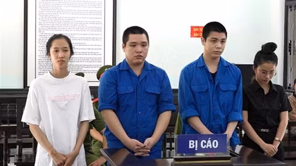 Nữ quái “săn” người