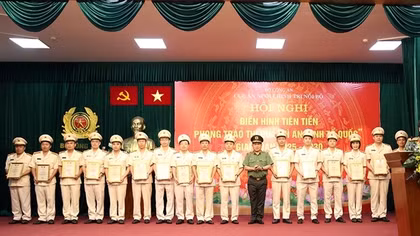 Ngọn lửa thi đua trên mặt trận giữ gìn an ninh chính trị nội bộ