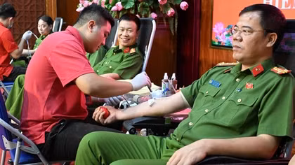 Cục Cảnh sát hình sự tham gia hiến máu tình nguyện “Một giọt máu cho đi – Một cuộc đời ở lại”