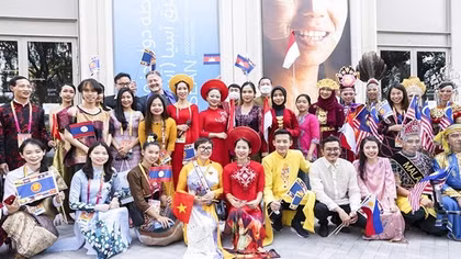 "Lễ hội Văn hóa Thế giới tại Hà Nội": Văn hóa làm nền tảng - nghệ thuật là phương tiện