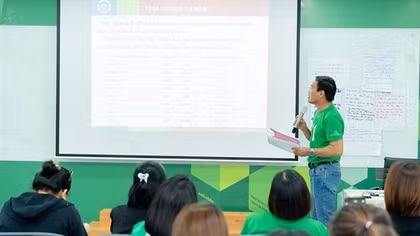 Tư vấn viên bảo hiểm Manulife được đào tạo kiến thức sức khỏe cộng đồng